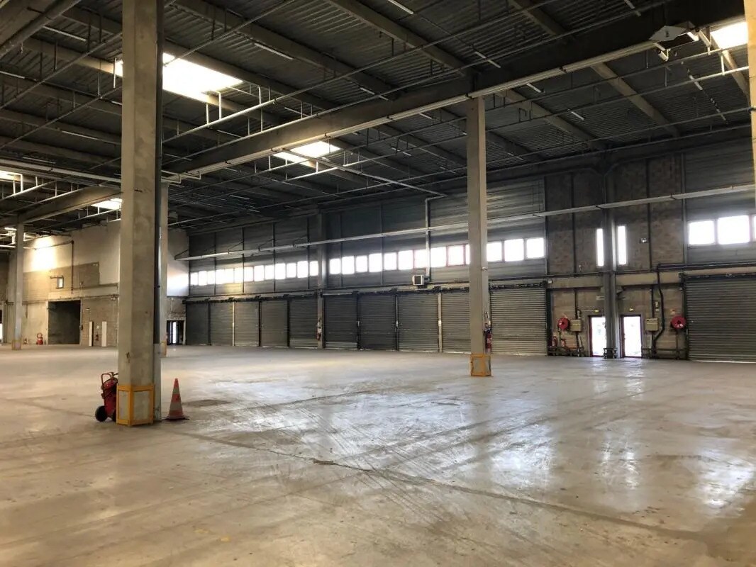 Industrial in Le Blanc-Mesnil to rent Building Photo- Image 1 of 9
