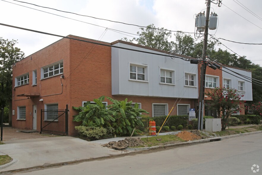 3815 Garrott St, Houston, TX for rent - Building Photo - Image 1 of 5