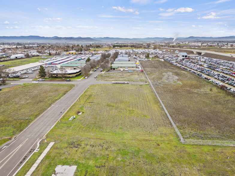 4702 Industry Dr, Central Point, OR for sale - Aerial - Image 1 of 24