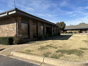 3500 S Boulevard St, Edmond, OK for rent Building Photo- Image 2 of 14