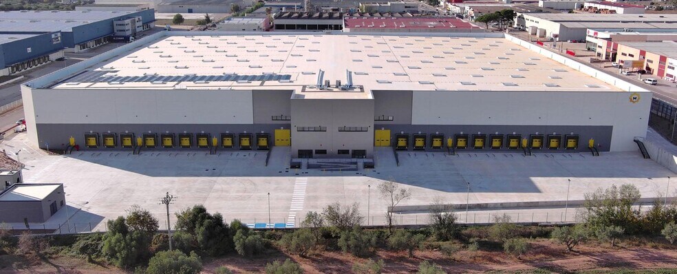 Carrer Artesans, 95, Valls, Tarragona to rent - Building Photo - Image 2 of 6