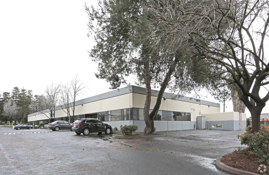 45445-45461 Warm Springs Blvd, Fremont, CA for rent - Building Photo - Image 3 of 4