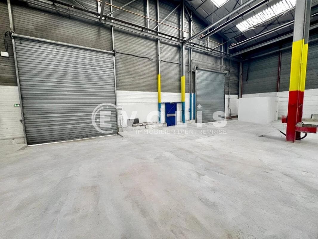 Industrial in Corbeil Essonnes to rent Interior Photo- Image 1 of 7