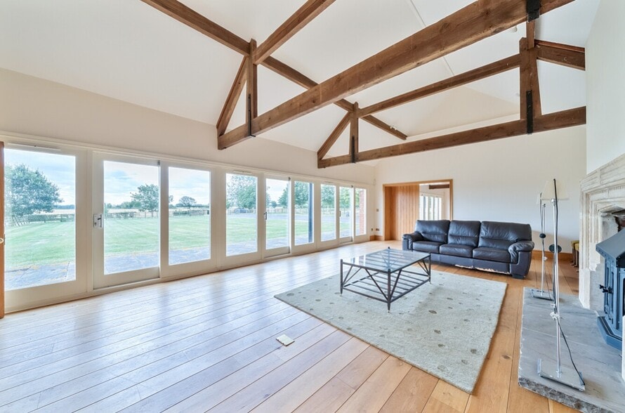 Humby Rd, Grantham to rent - Interior Photo - Image 2 of 14