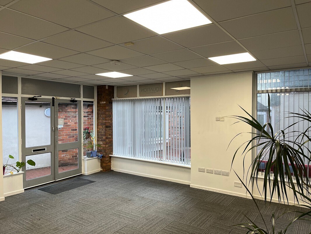 12-15 Deans Ct, Bicester to rent Interior Photo- Image 1 of 7