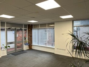 12-15 Deans Ct, Bicester to rent Interior Photo- Image 1 of 7