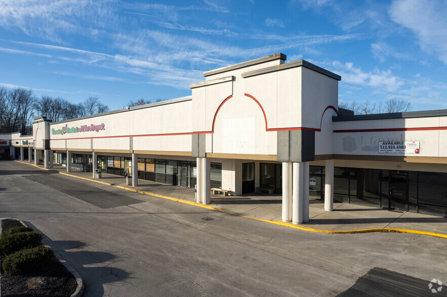 8315 Beechmont Ave, Cincinnati, OH for rent - Building Photo - Image 2 of 7