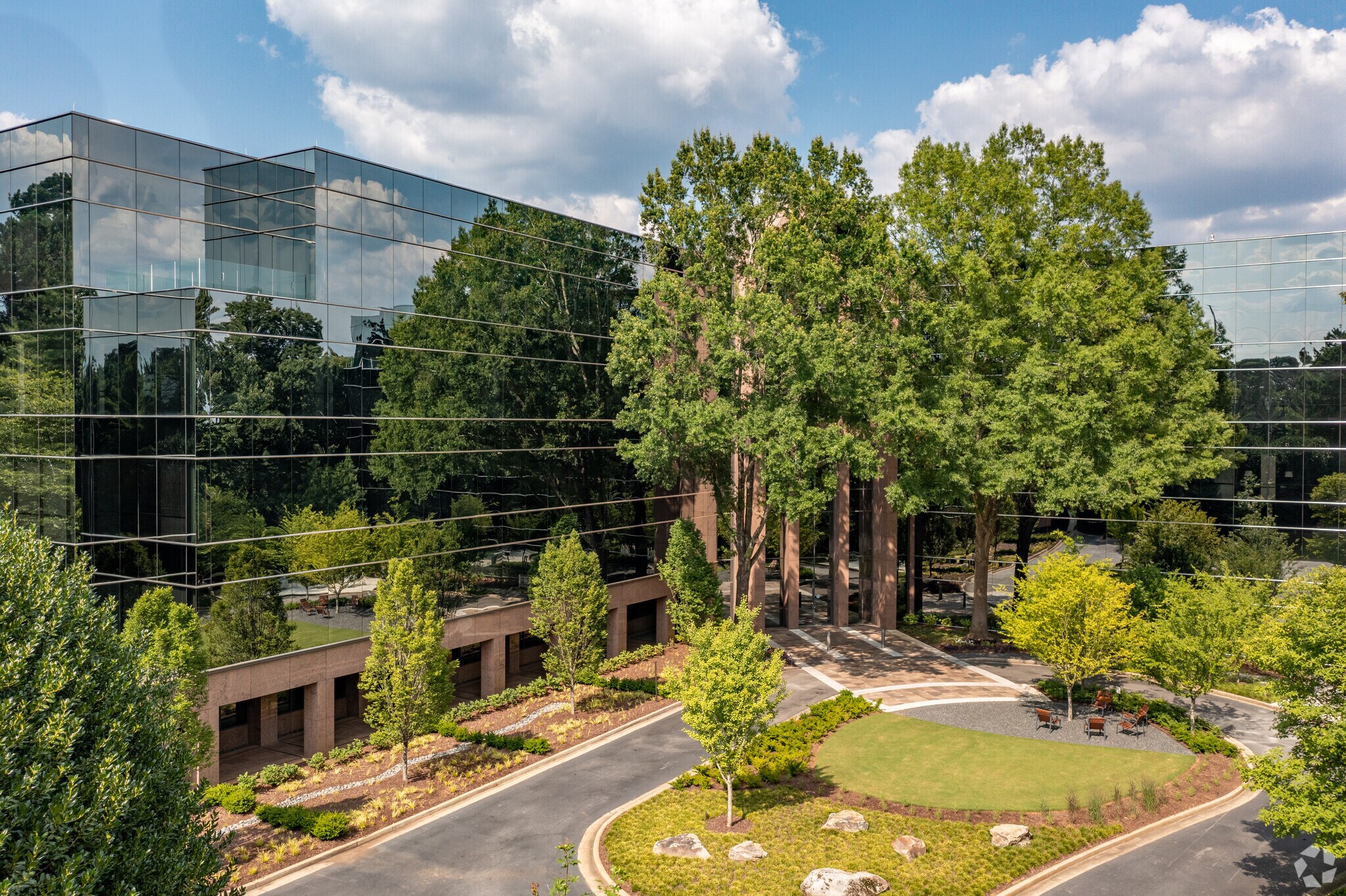 200 Ashford Ctr N, Atlanta, GA to rent Primary Photo- Image 1 of 27