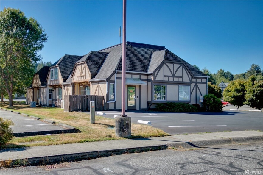 1520 Parker Way, Mount Vernon, WA for rent - Building Photo - Image 2 of 7