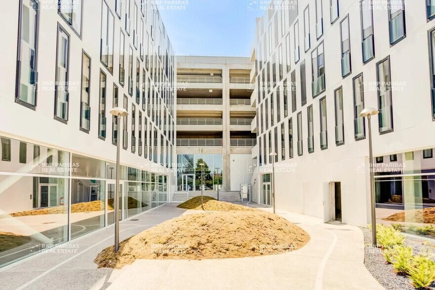 61 Avenue Le Notre, Villeneuve-d'Ascq to rent - Primary Photo - Image 3 of 18