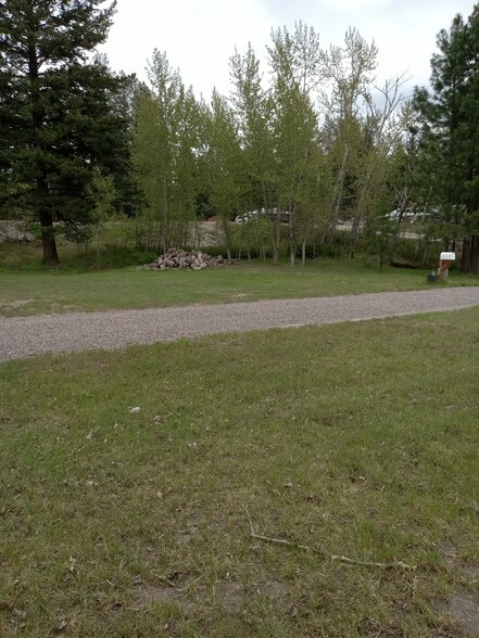 435 US-2 Hwy E, Columbia Falls, MT for rent - Building Photo - Image 2 of 4