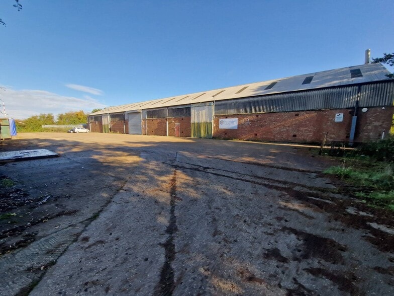 Old Mead Rd, Elsenham to rent - Building Photo - Image 2 of 6