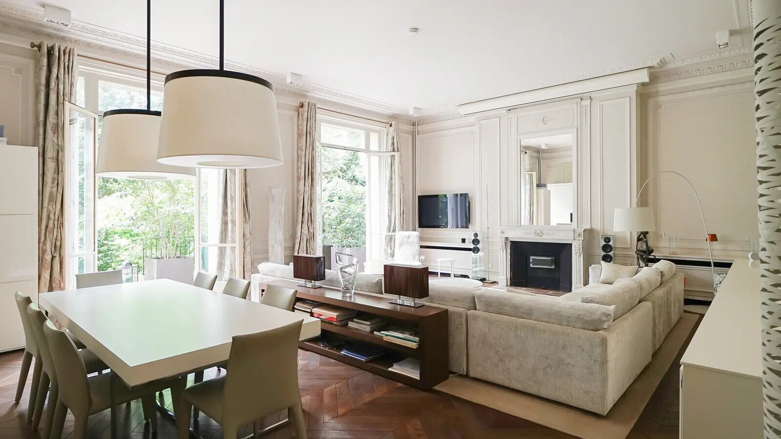 Paris, PAR 75008 - Unit 01 -  - Interior Photo - Image 1 of 26