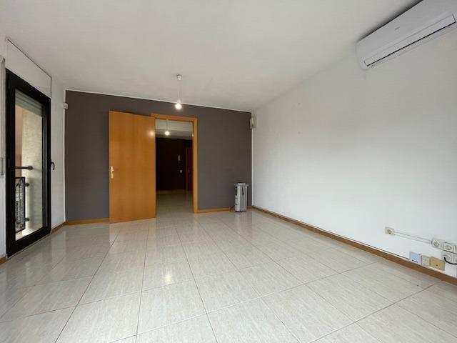 Office / Retail in Igualada, Barcelona to rent Interior Photo- Image 1 of 7