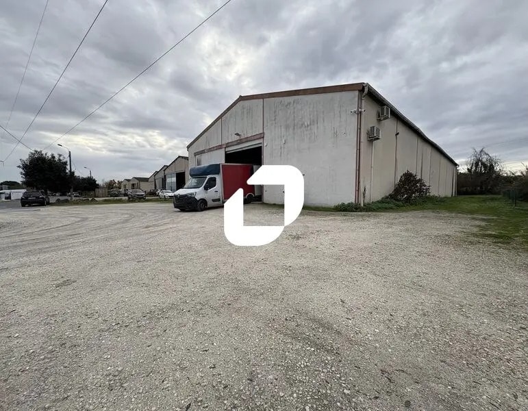 Location Local d'activités 700 m² à 1 450 m² - Photo 1