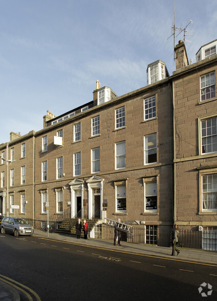 9-11 South Tay St, Dundee for rent - Primary Photo - Image 1 of 4