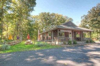 63 N Ferry Rd, Shelter Island, NY for sale Primary Photo- Image 1 of 1