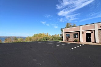 801 Lake Shore Dr W, Ashland, WI for rent Building Photo- Image 1 of 14