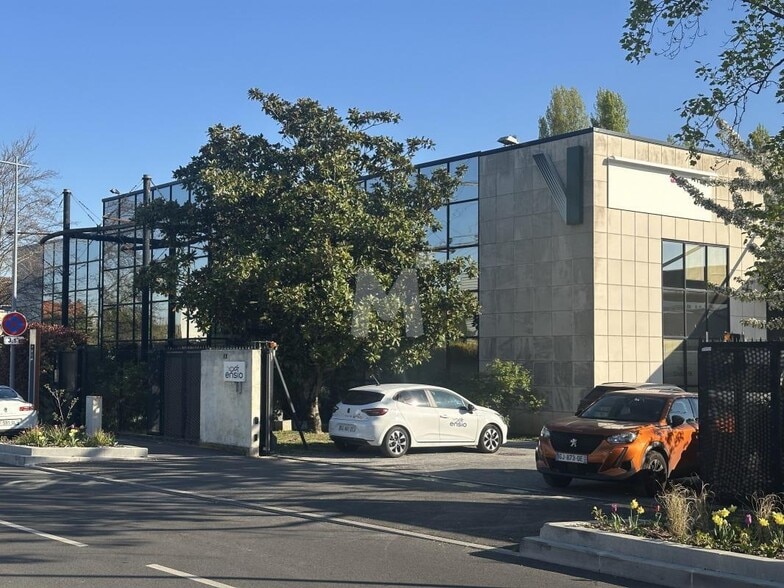 Light Industrial in Palaiseau to rent - Building Photo - Image 3 of 14