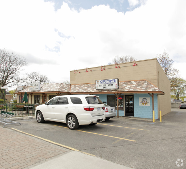 230-242 S Main St, Clawson, MI for rent - Building Photo - Image 2 of 2