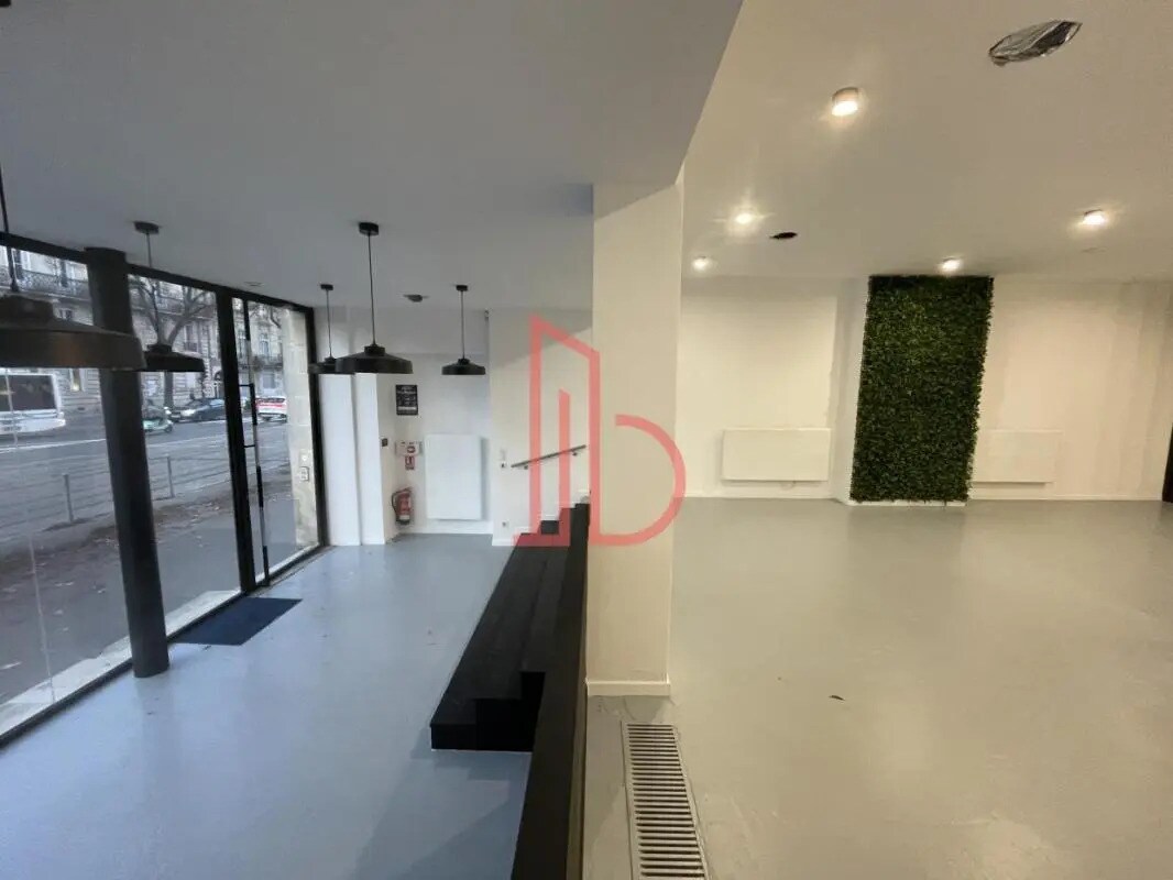 Office in Bordeaux to rent Interior Photo- Image 1 of 9