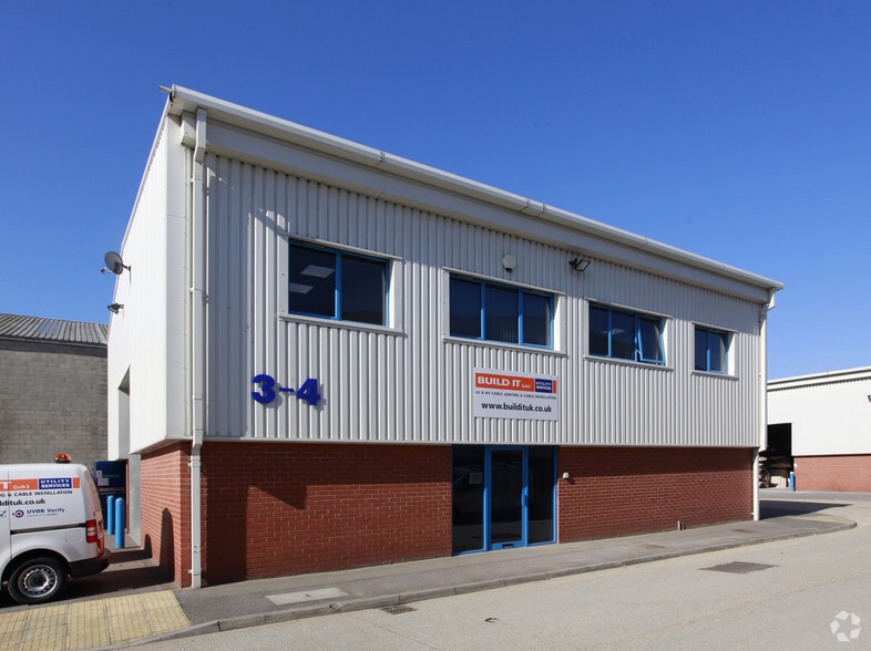 Hazel Rd, Southampton for sale - Building Photo - Image 2 of 11