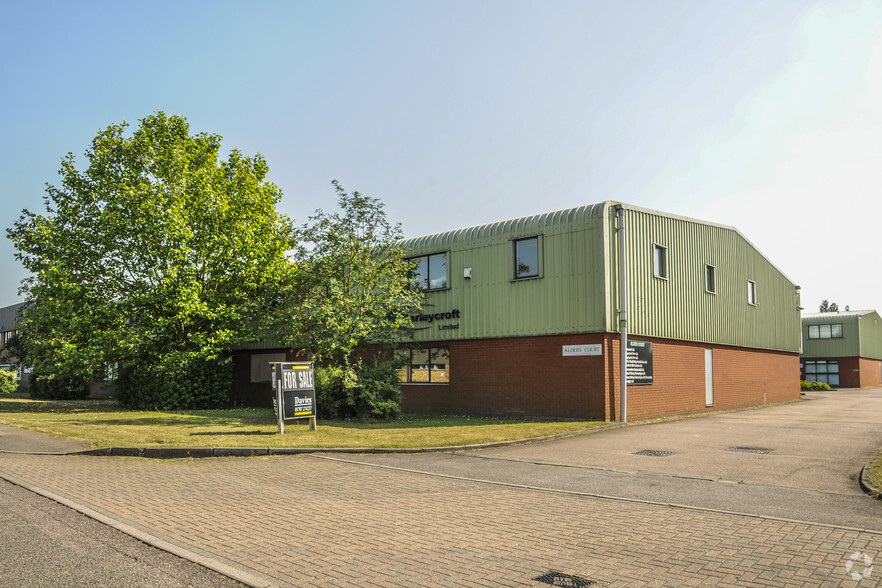 2 Watchmead, Welwyn Garden City for rent - Building Photo - Image 2 of 3