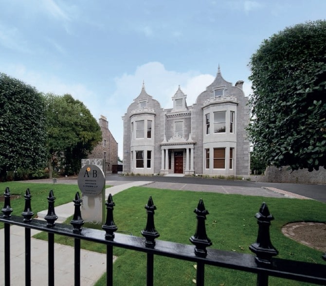 9 Queens Rd, Aberdeen to rent - Primary Photo - Image 1 of 4