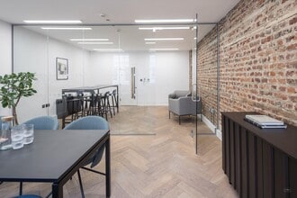 30 Berwick St, London to rent Interior Photo- Image 2 of 4