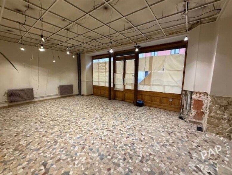Retail in Clichy to rent - Interior Photo - Image 3 of 5