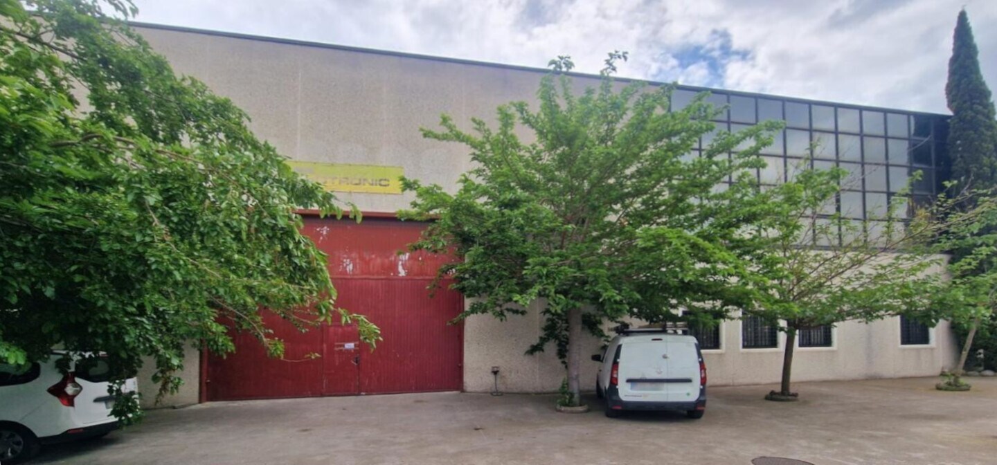 Montcada i Reixac, BAR 08110 - Unit 1 - - Interior Photo - Image 2 of 11