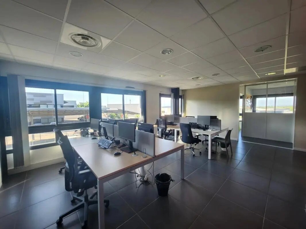 Office in Montpellier to rent Interior Photo- Image 1 of 15