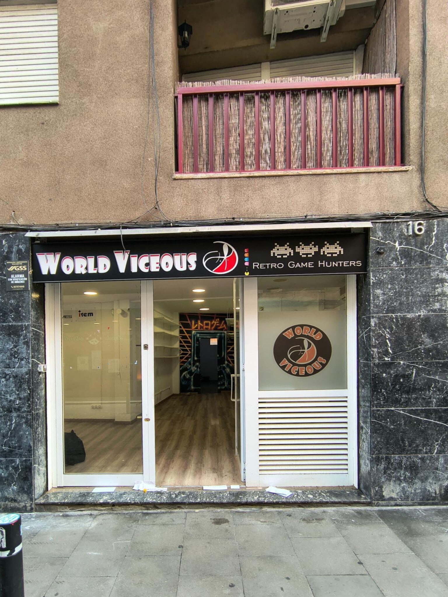 Retail in Barcelona, Barcelona to rent Interior Photo- Image 1 of 20