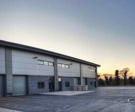 Billington Rd, Burnley to rent Building Photo- Image 1 of 2