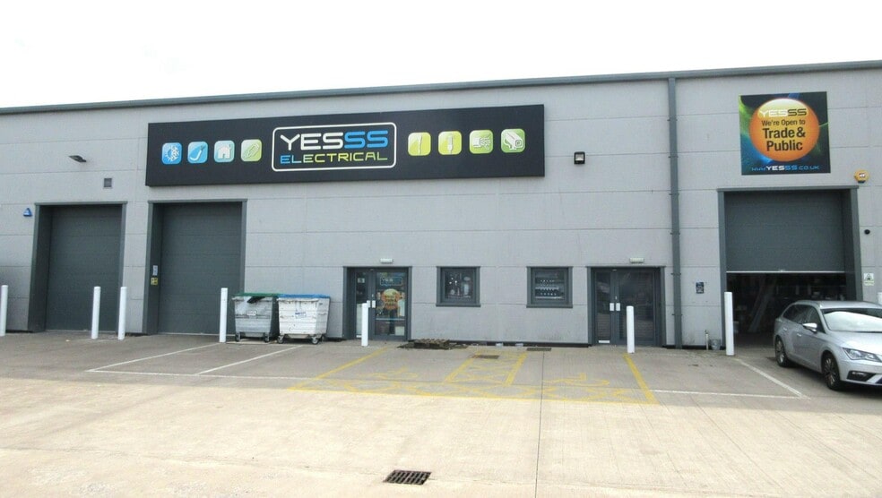 Kings Cross Rd, Dundee to rent - Building Photo - Image 1 of 5