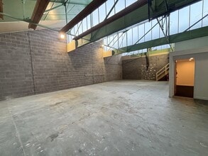 Montrose Av, Glasgow to rent Interior Photo- Image 1 of 4