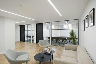 49 Albemarle St, London to rent Interior Photo- Image 1 of 7