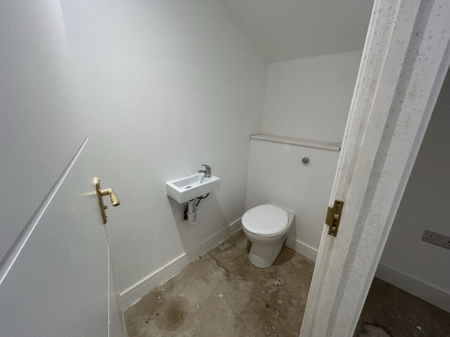 Fore St, Saltash to rent Interior Photo- Image 1 of 6