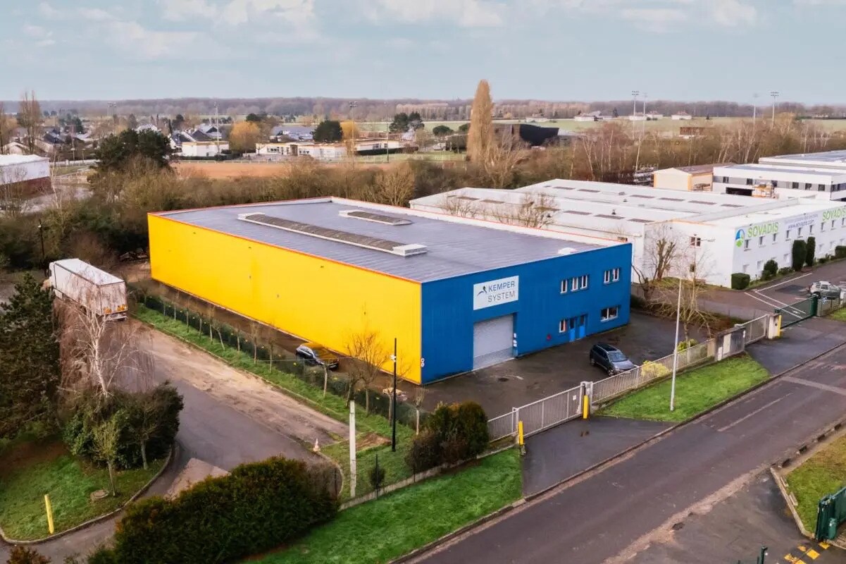 20 Rue Augustin Fresnel, Coignières to rent Primary Photo- Image 1 of 14