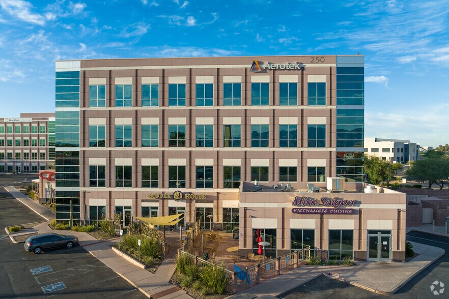 250 S Craycroft Rd, Tucson, AZ to rent - Building Photo - Image 2 of 5