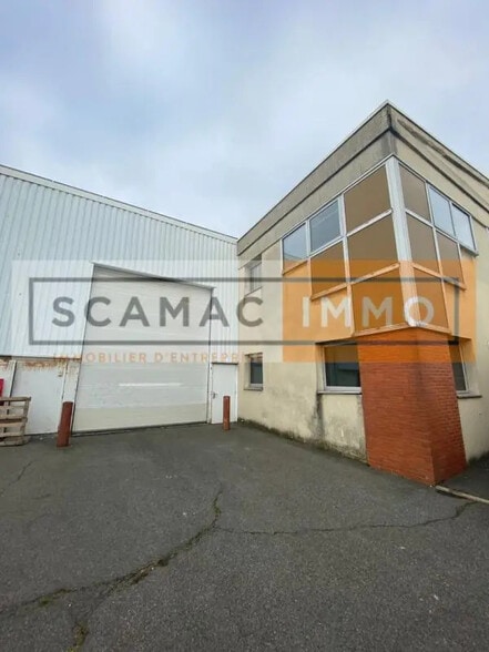 Industrial in Chilly-Mazarin to rent - Building Photo - Image 1 of 5