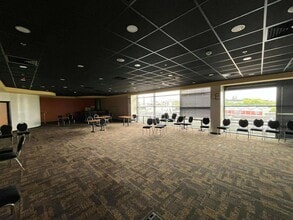 Explore Ln, Bristol to rent Interior Photo- Image 1 of 2