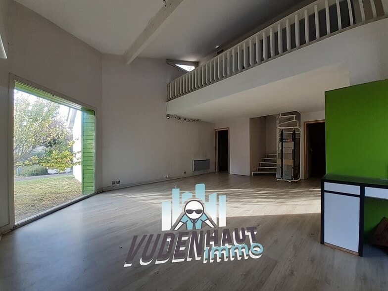Retail in Portet-sur-Garonne to rent - Interior Photo - Image 1 of 9