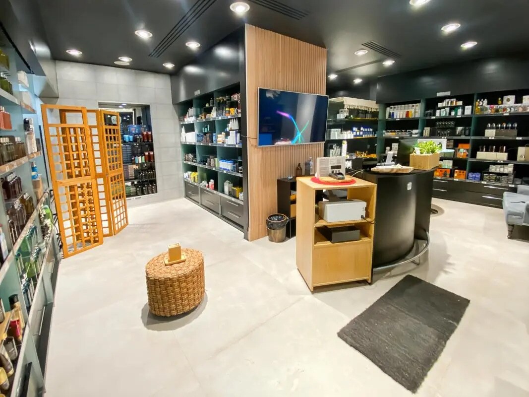 Retail in Paris to rent Building Photo- Image 1 of 7