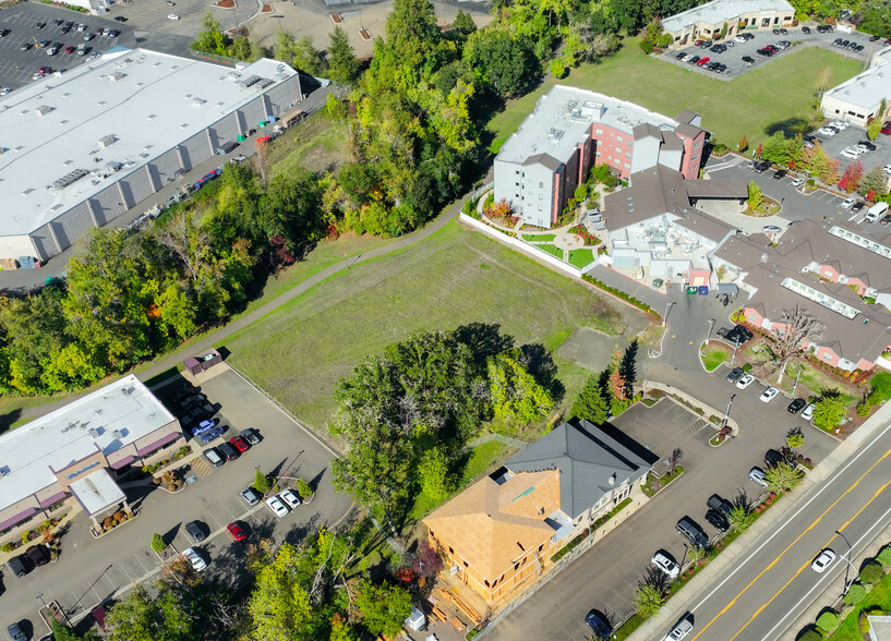 2460 Edenbower, Roseburg, OR for sale - Building Photo - Image 1 of 17