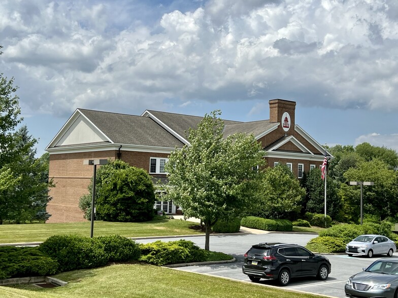 125 Bell Tower Ln, Oxford, PA for rent - Building Photo - Image 3 of 16