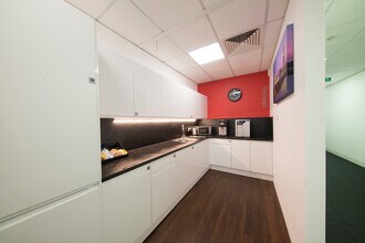 The Broadway, Amersham to rent Interior Photo- Image 1 of 10