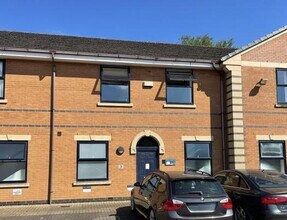 Loake Clos, Northampton for rent Building Photo- Image 1 of 3