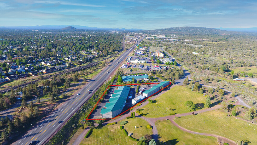 63830 Clausen Rd, Bend, OR for rent - Building Photo - Image 2 of 6