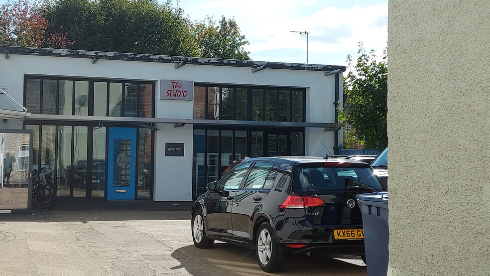 Grove Street, Summertown, Oxford portfolio of 2 properties for sale on LoopNet.co.uk - Building Photo - Image 3 of 9